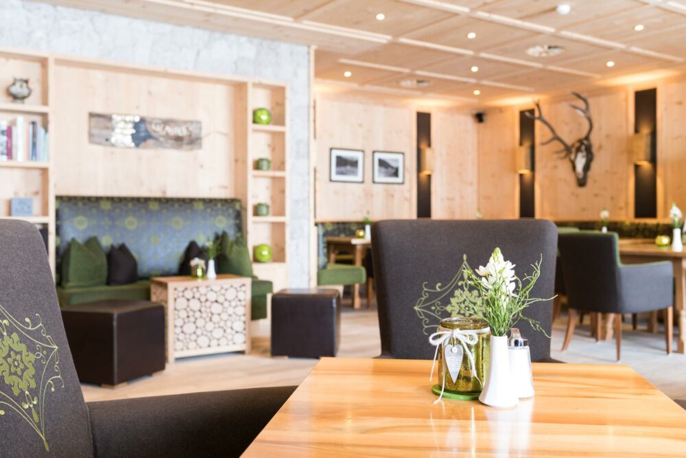 Hotel Fotografie | Gemütliche Lounge im Alpenhotel Ischglerhof****s