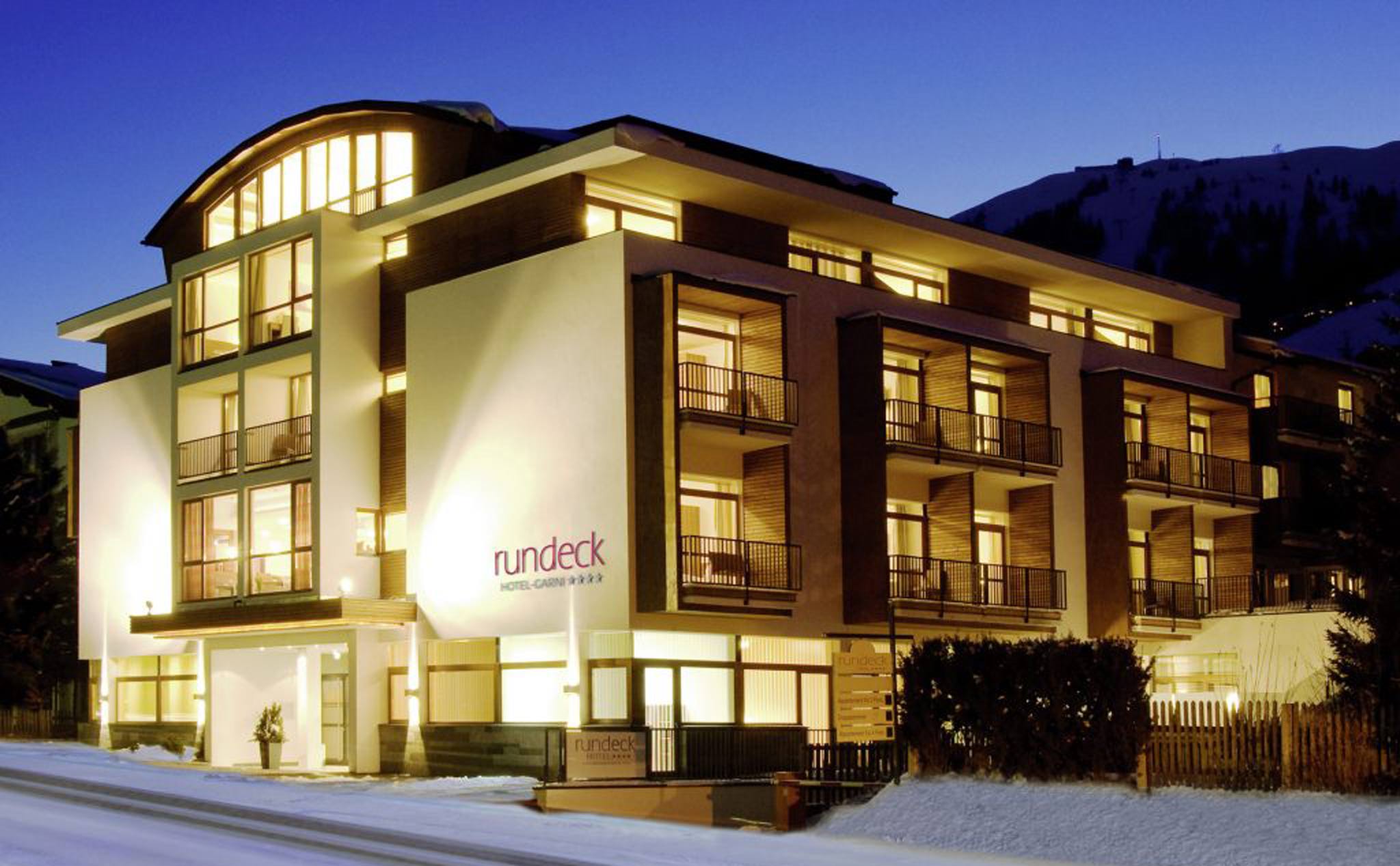 Architektur Fotografie | Außenansicht Winter Hotel Rundeck, St. Anton am Arlberg
